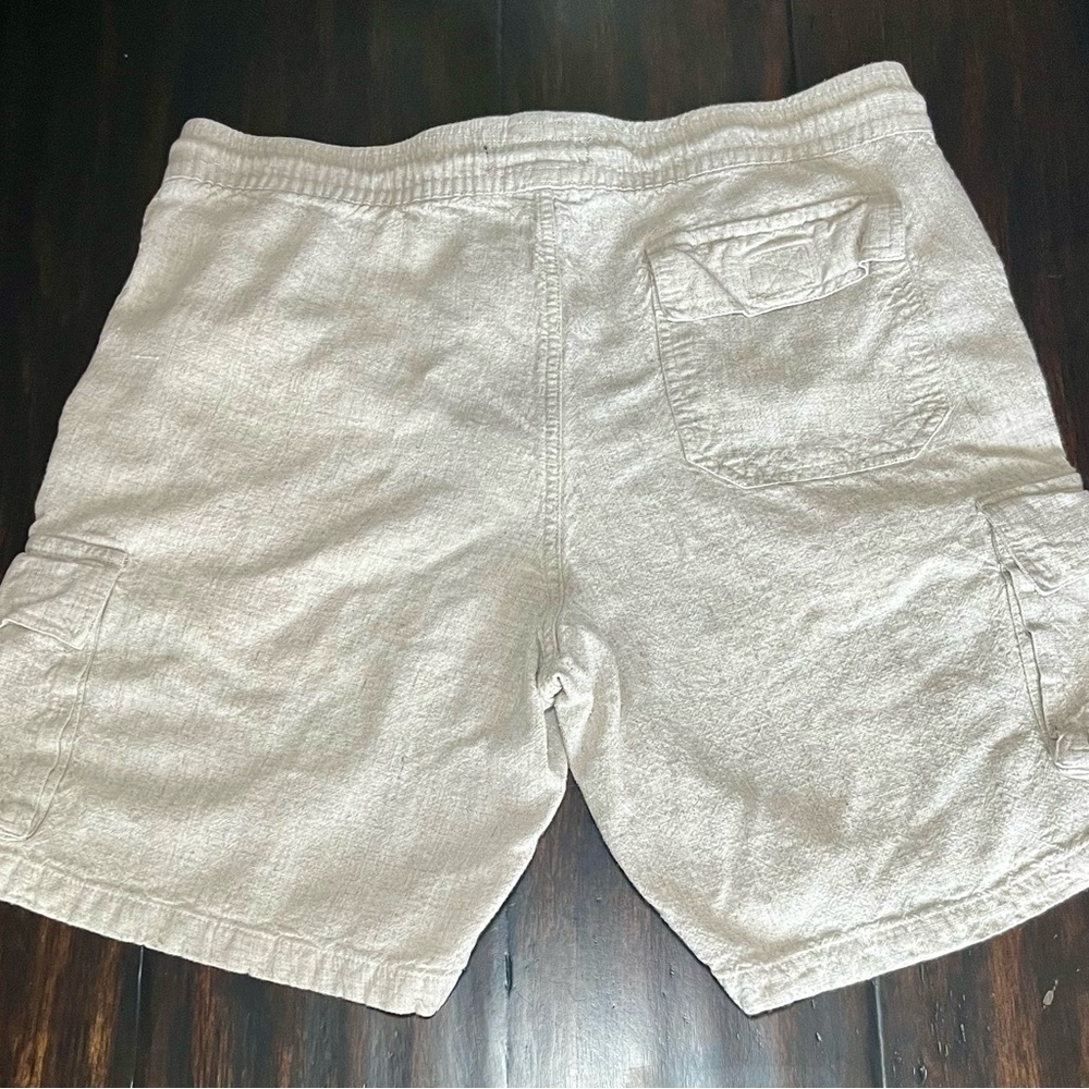 Kenneth Cole Women Cream Cargo Shorts Lightweight Cotton size M - Picture 3 of 9